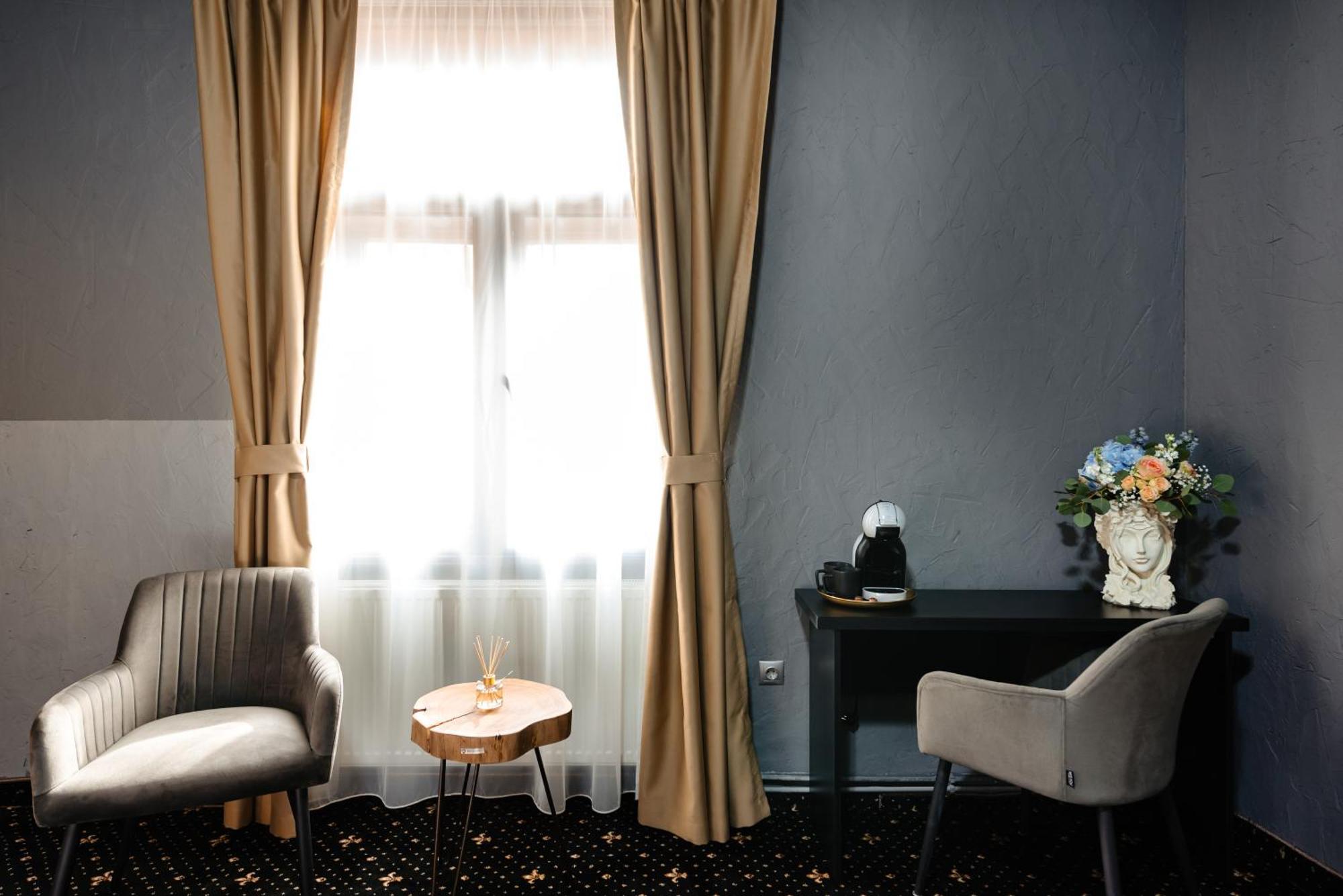 Palace Bulevard 3*
