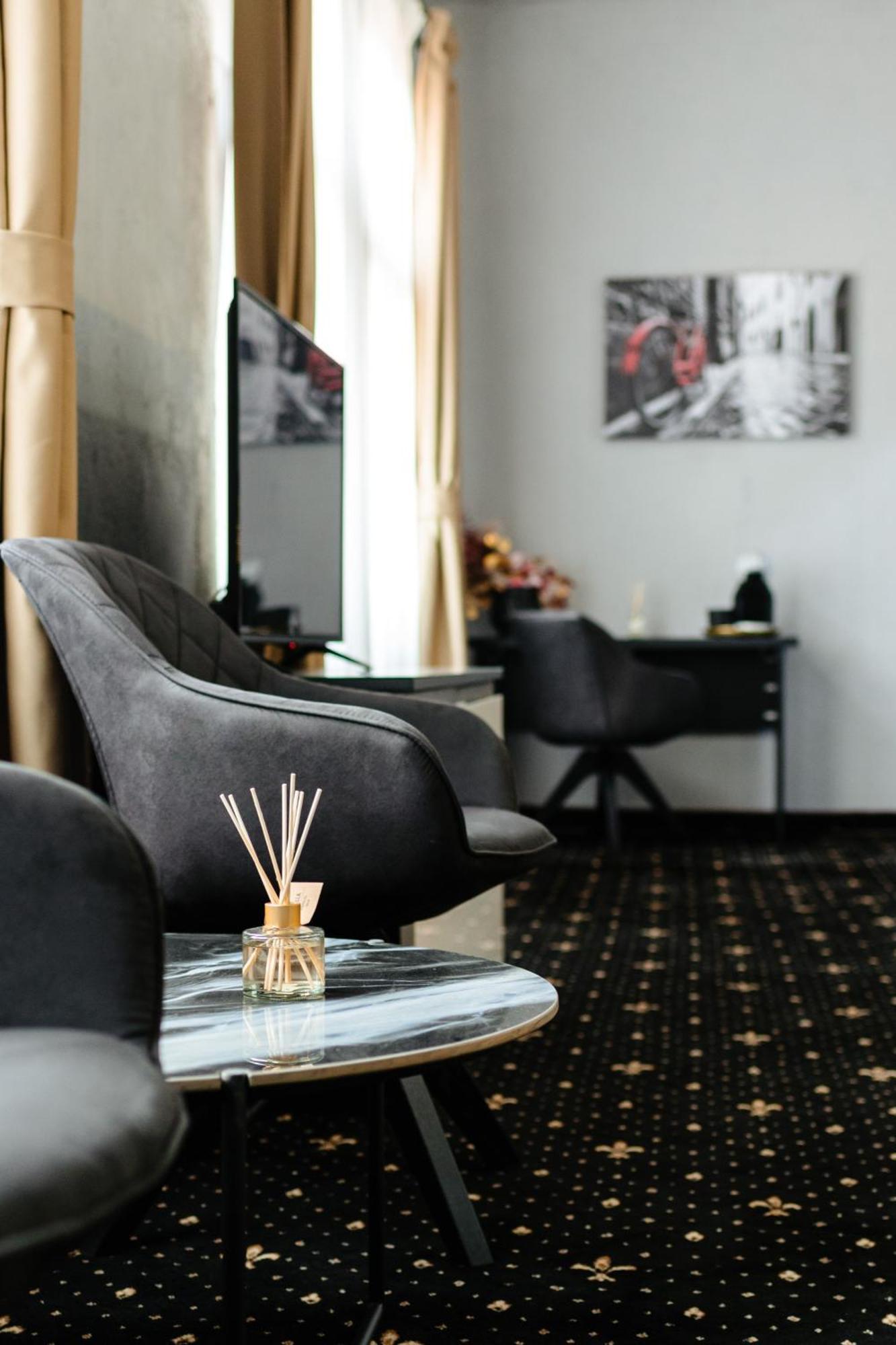 Palace Bulevard Hotel 3*